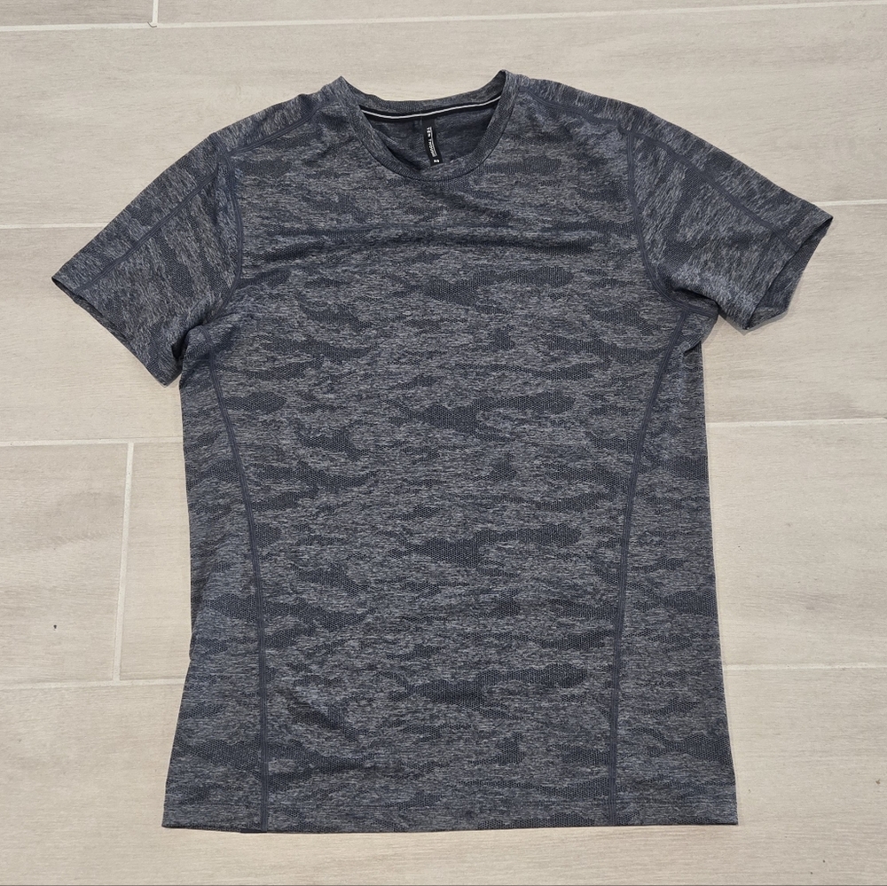Ten Thousand The Versatile Athletic Camo Knit Performance T-Shirt Size XS